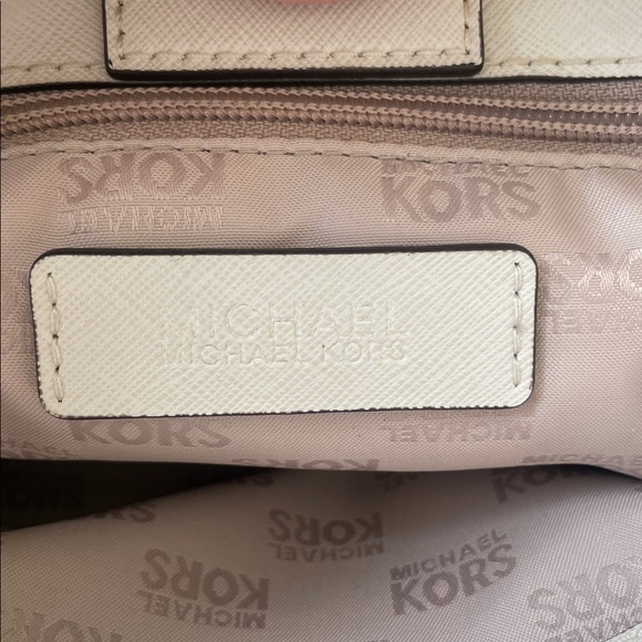 🤍NEW🤍Michael Kors White and Gold Shoulder Bag - Picture 8 of 14